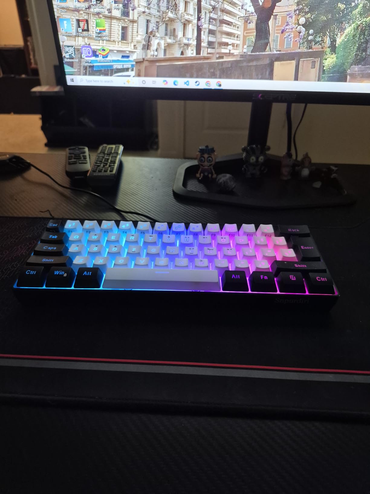 Snpurdiri 60% Wired Gaming Keyboard, 61 Keys RGB Backlit Ultra-Compact Small Gaming Keyboard, for PC/Mac Gamer, Typist, Travel, Easy to Carry on Business Trip(Black-White) customer photo 2