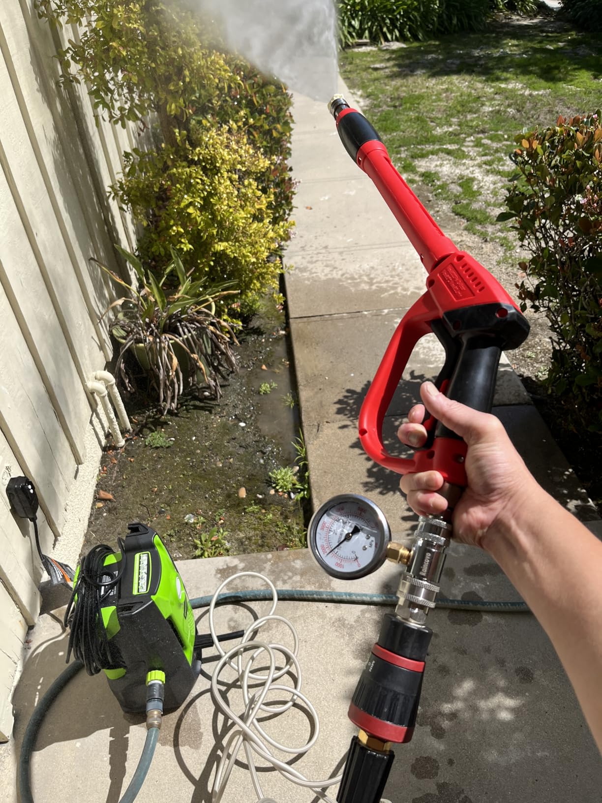 Greenworks 2000 PSI (1.2 GPM) Electric Pressure Washer, Steel Wand, On-Board Soap Tank (25, 40, Soap, Turbo Nozzle) customer photo 1