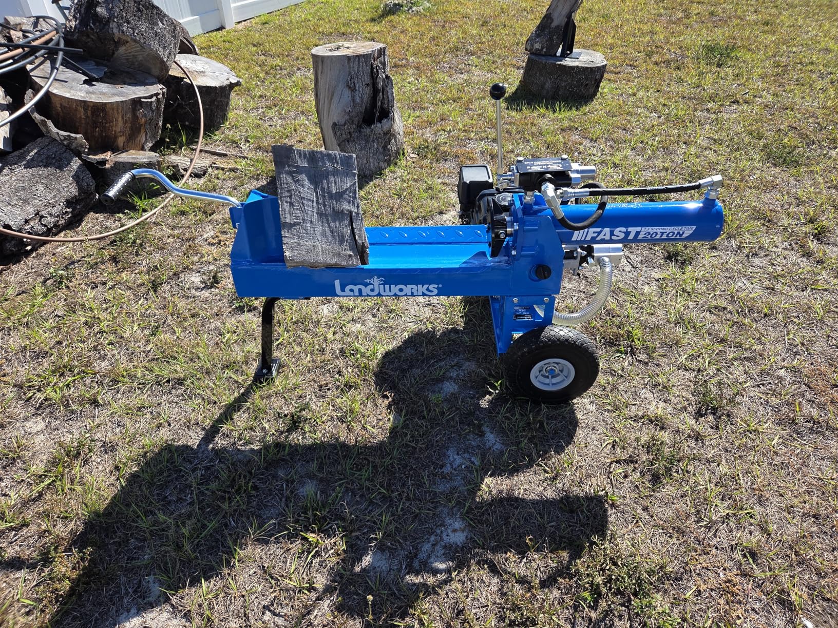 Landworks 20 Ton Log Splitter for Firewood, Portable 7HP Engine Horizontal Full Beam Steel Wedge with Rapid Auto Return Ram System customer photo 1