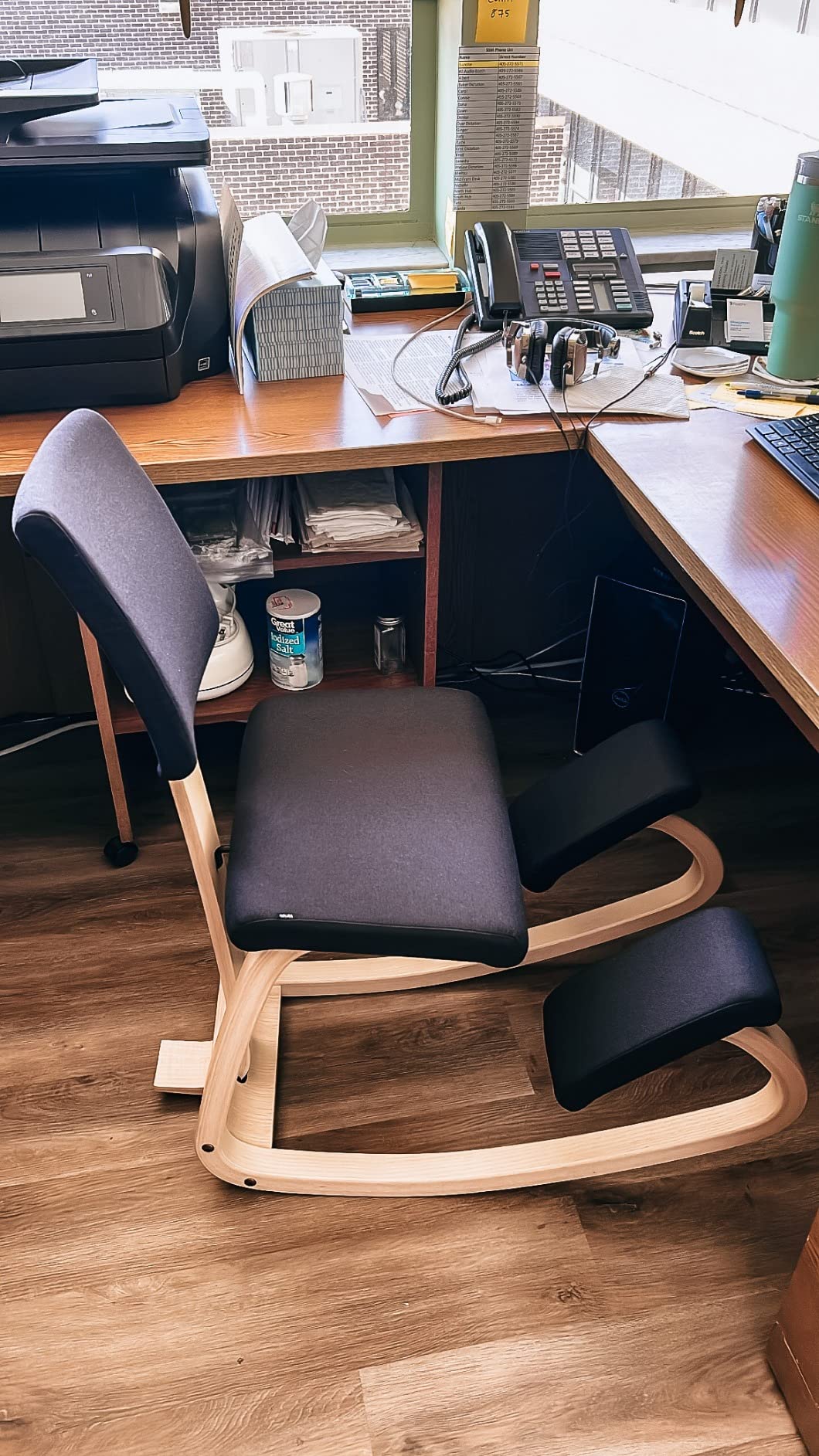 Varier Variable Plus, Kneeling Chair with Backrest, Ergonomic Office Chair, 10-Year Limited Warranty, Designed by Peter Opsvik, Natural/Black customer photo 1