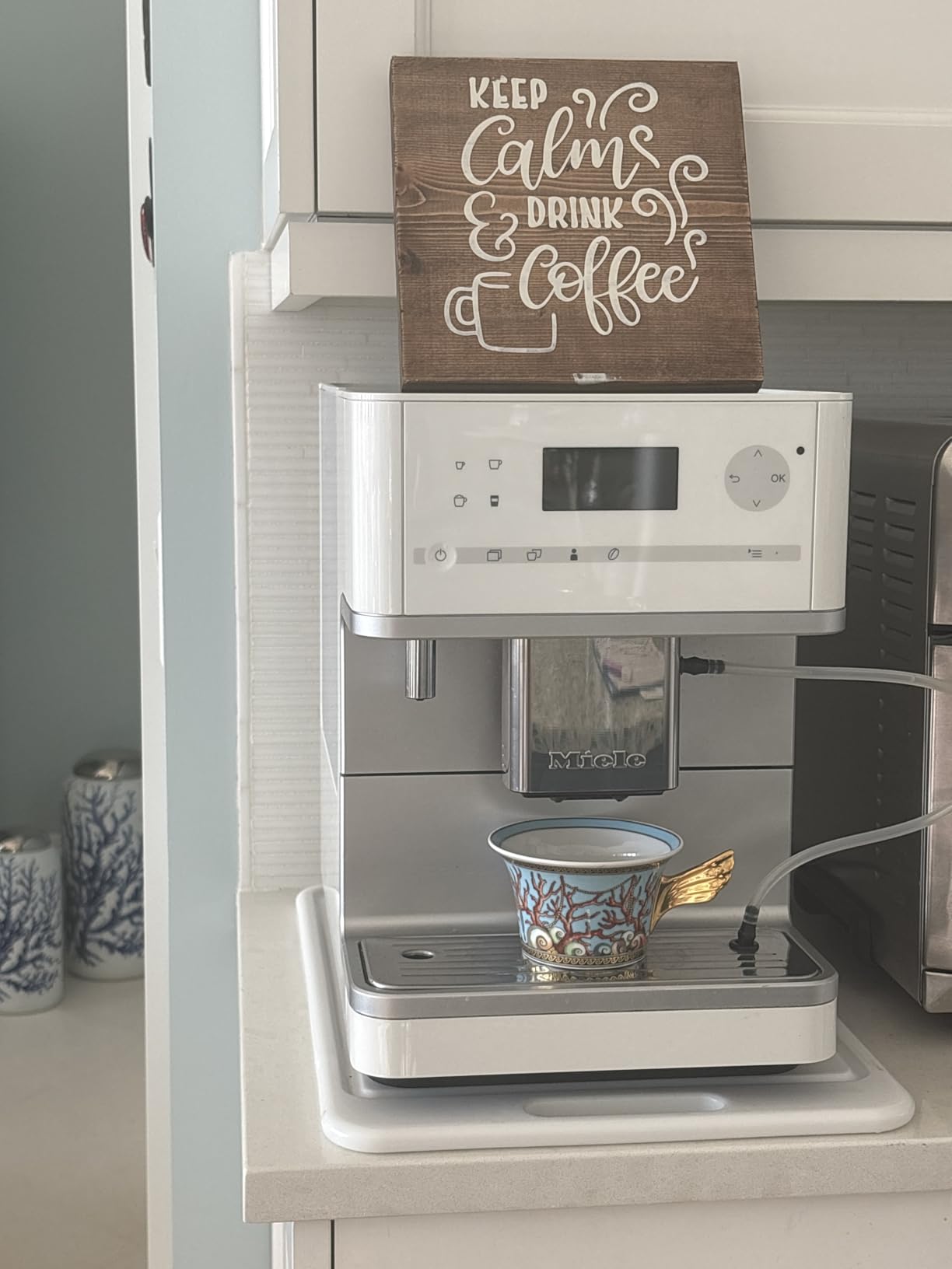 Miele CM 6360 MilkPerfection Automatic Coffee Machine - OneTouch for Two, AromaticSystem, 8 individual profiles, DoubleShot, WiFi-compatible, LED lighting, in Lotus White CleanSteel Metallic customer photo 2