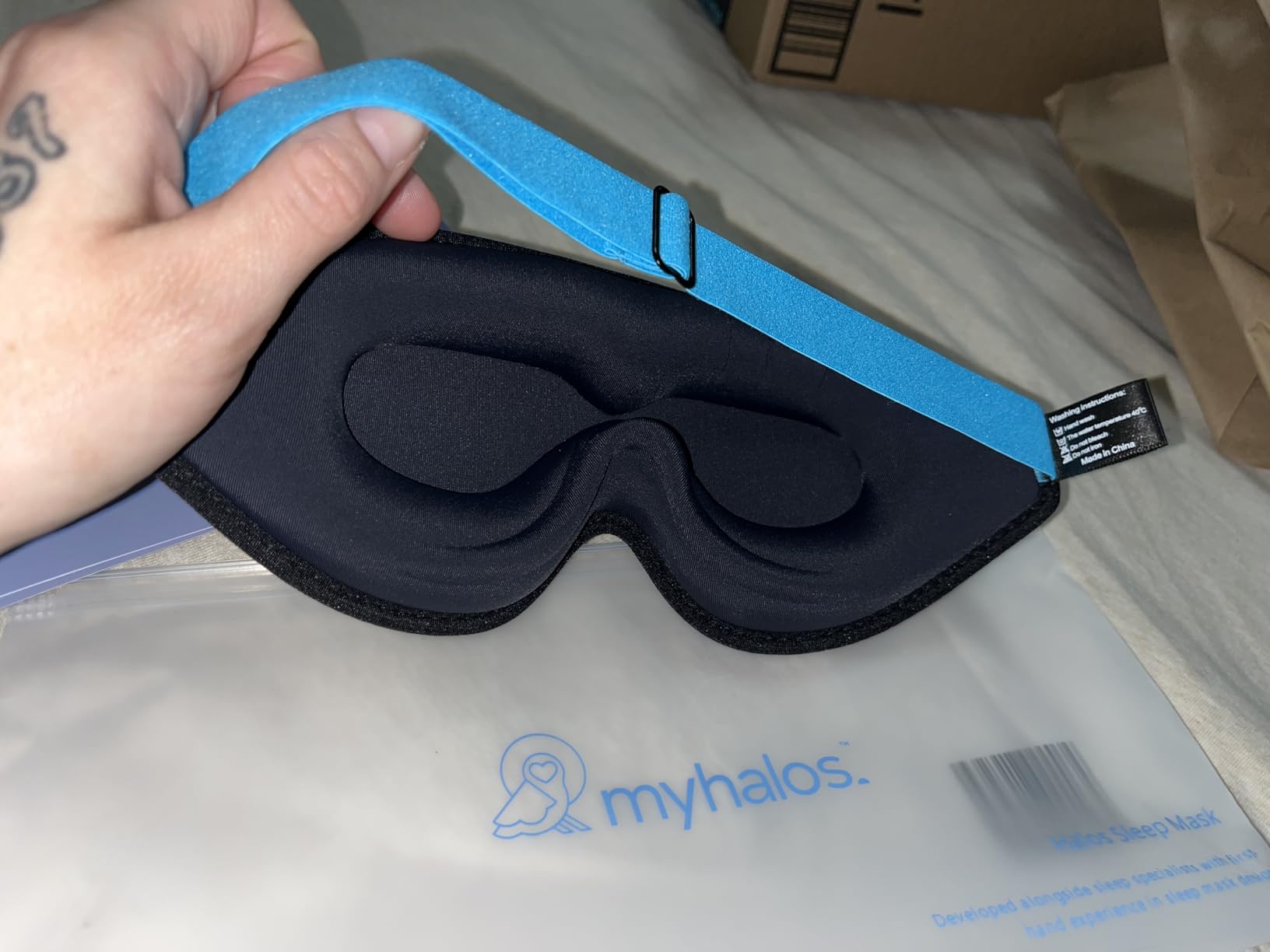 MyHalos Sleep Mask - 3D Blackout Eye Mask for Women & Men, Side Sleepers, Zero Pressure Memory Foam Eyelash Friendly, Breathable, Award-Winning Sleep Aid for Travel (Black) customer photo 2
