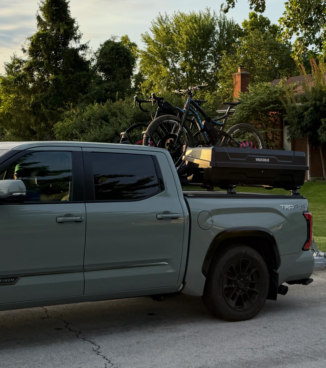 Yakima DeepSpace 10 Hard Shell Cargo Box customer photo 2