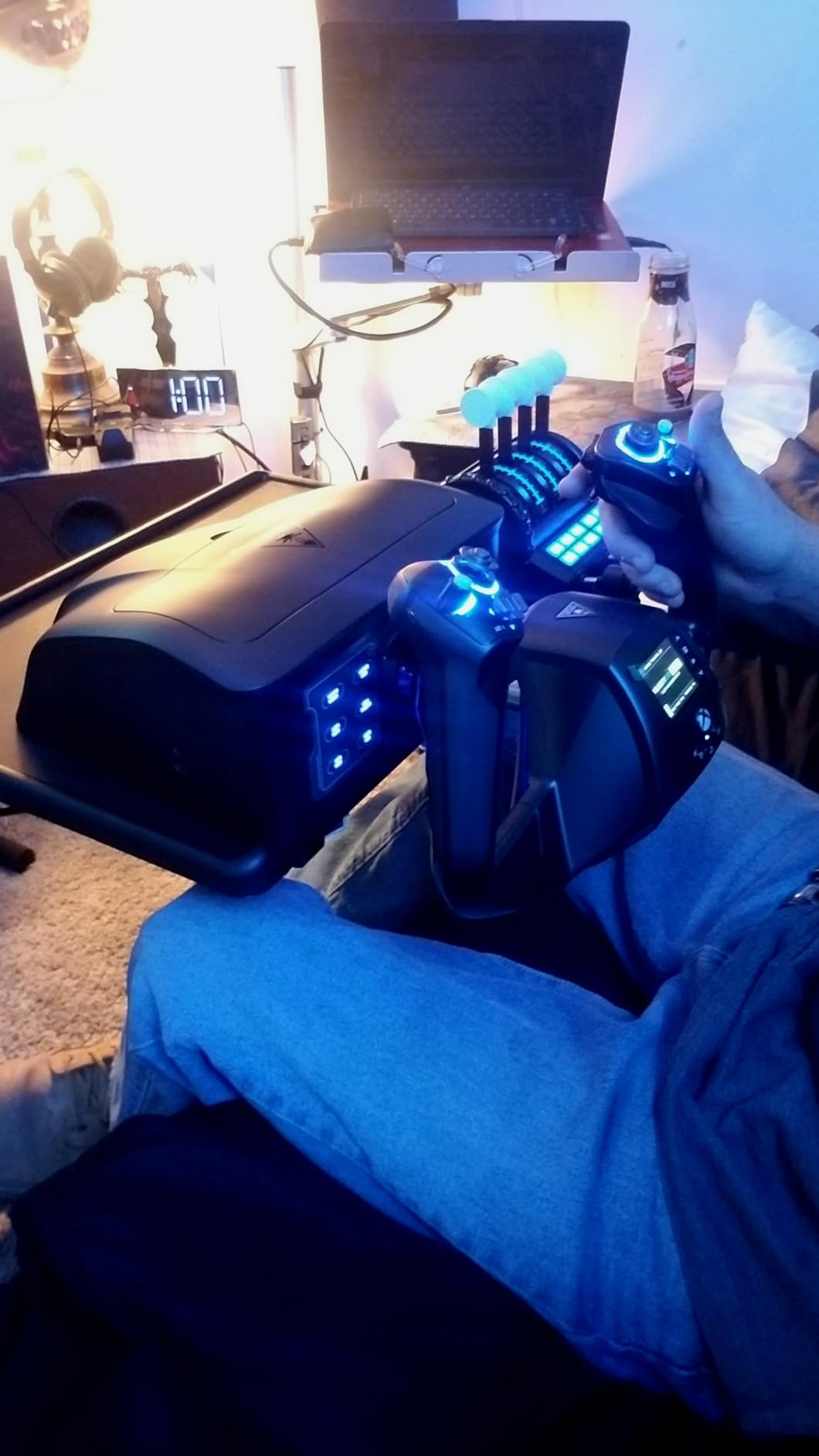 Turtle Beach VelocityOne Flight Universal Control System - Built-in Yoke, Throttle, Trim Wheel & Rudder Controls customer photo 2