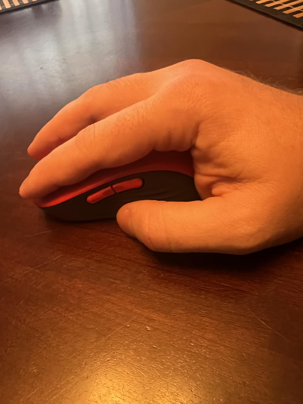 Signature M650 L Full Size Wireless Mouse - for Large Sized Hands, 2-Year Battery, Silent Clicks, Customizable Side Buttons, Bluetooth, for PC/Mac/Multi-Device/Chromebook - Black customer photo 1