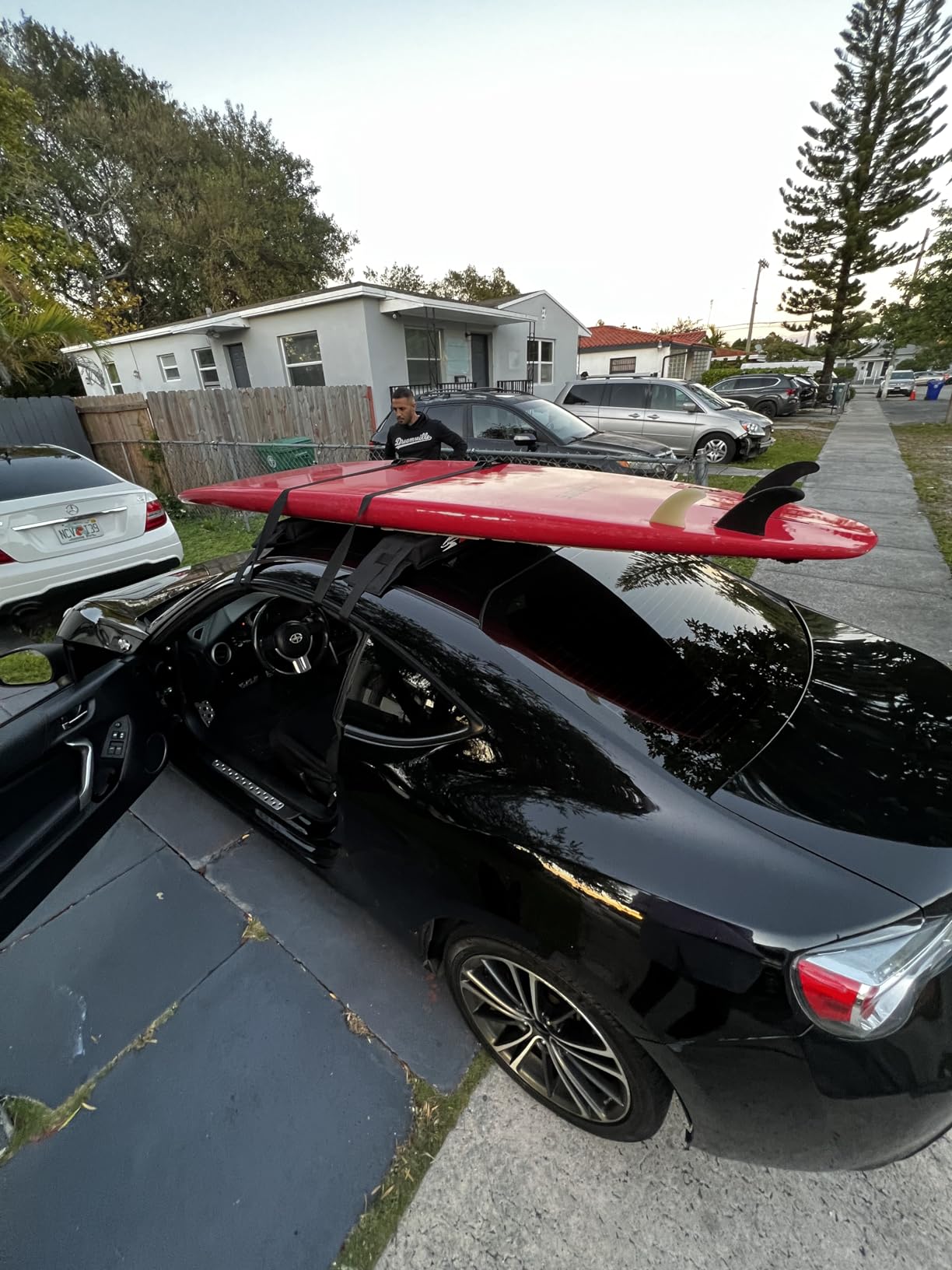 MeeFar Universal Car Soft Roof Rack Pads Luggage Carrier System for Kayak Surfboard SUP Canoe Include 2 Heavy Duty Tie Down Straps, 4 Tie Down Rope, 4 Quick Loop Strap and Storage Bag customer photo 1