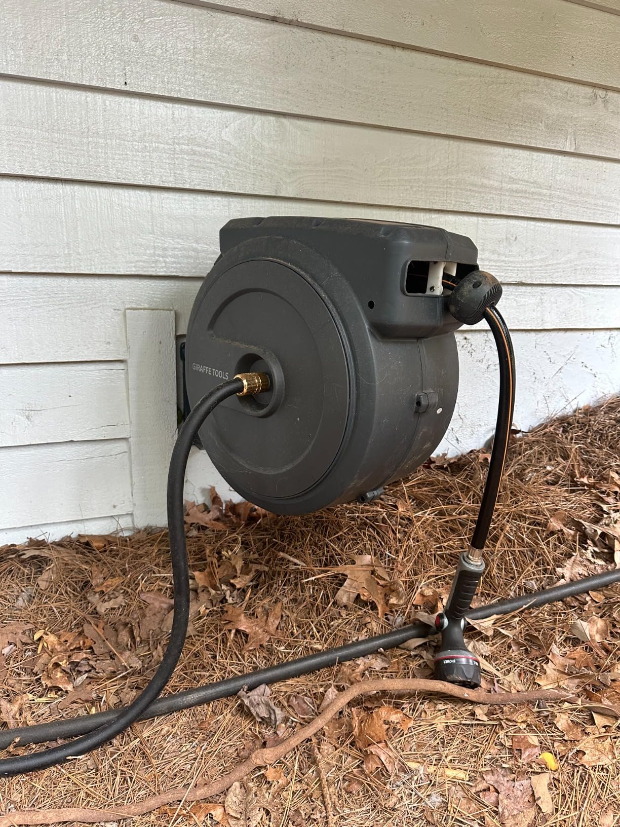 Giraffe Tools AW405/8MB Retractable Garden Hose Reel 5/8