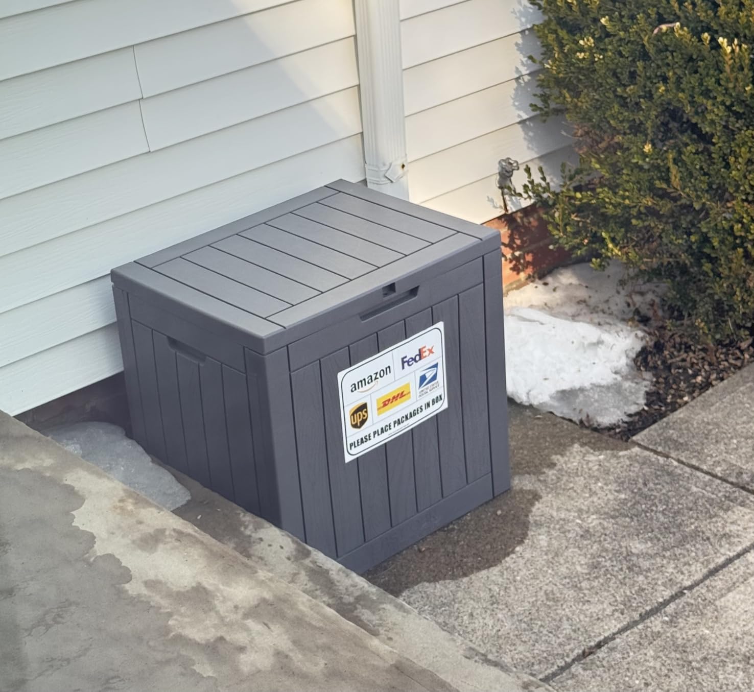 EAST OAK Outdoor Storage Box, 31 Gallon Deck Box Indoor and Outdoor Use, Waterproof Resin Storage Bin for Package Delivery, Patio Cushions, Gardening Tools, Lockable, UV Resistant, Grey customer photo 1