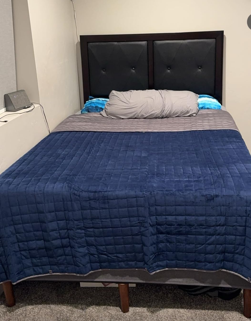 YnM Exclusive Cooling Weighted Blanket with Bamboo Viscose, Smallest Compartments with Glass Beads, Bed Blanket for One Person of 140lbs, Ideal for Twin/Full Bed (48x72 Inches, 15 Pounds, Light Grey) customer photo 2