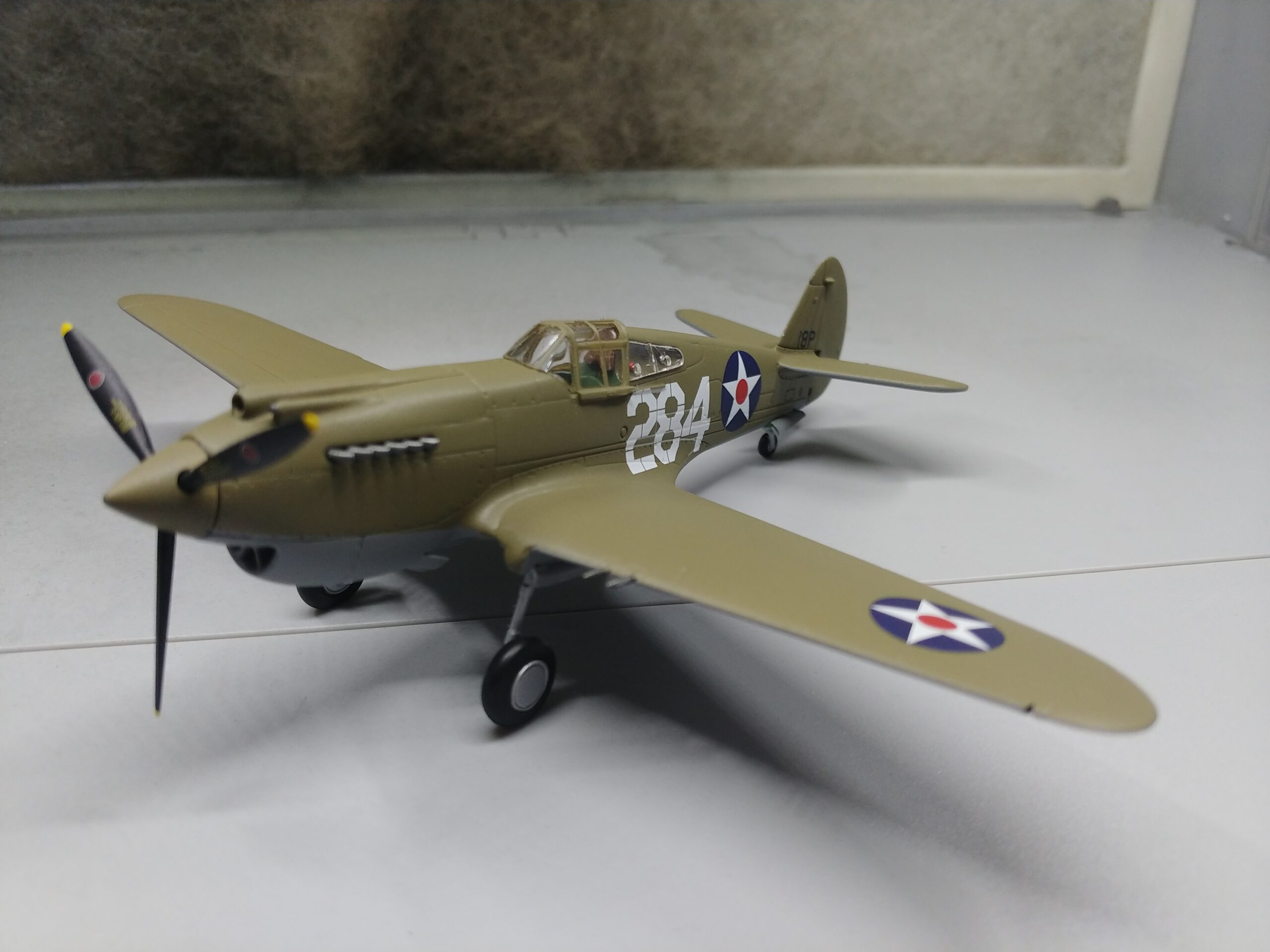 Airfix Model Airplane Kit Gift Set - F4F-4 Wildcat, Skill Level 2 customer photo 2