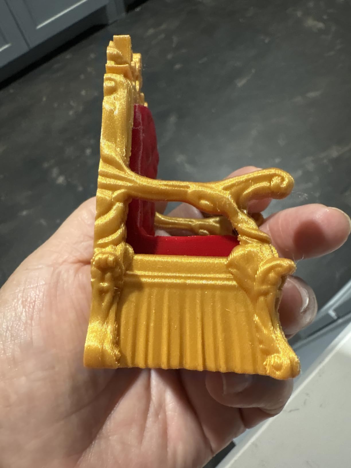 MunnyGrubbers - Dice Jail Cage - Time Out Chair & Dunce Hat - Chair of Shame - Crit Crown & Lucky Throne - (Random 7PC D20 Dice Set Included) - Gift for Dungeons and Dragons - DND - D&D - (Combo A) customer photo 1