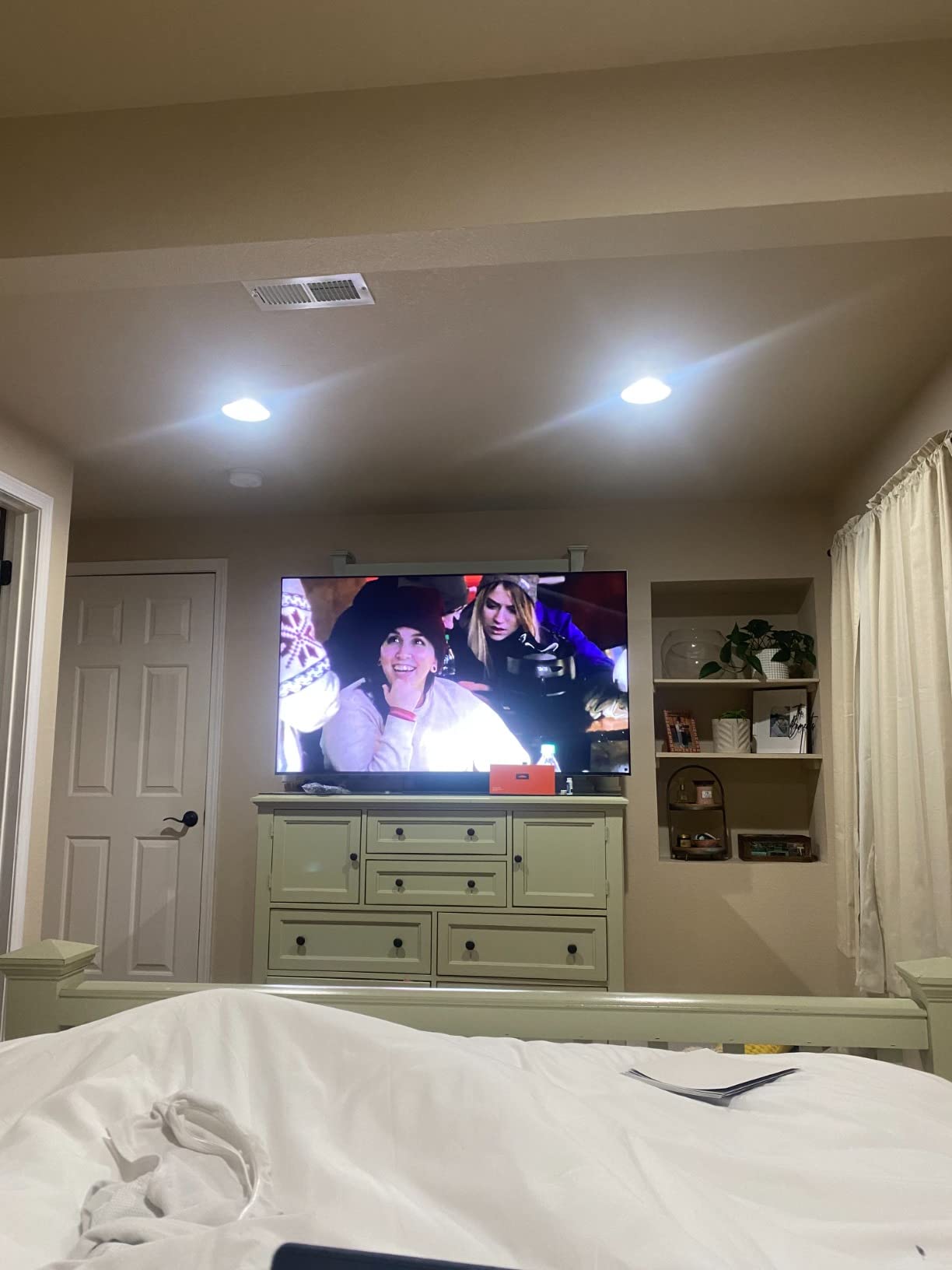 Samsung 65-Inch Class Neo QLED 8K QN800B Series Mini LED Quantum HDR 32x, Dolby Atmos, Object Tracking Sound+, Ultra Viewing Angle, Smart TV with Alexa Built-In (QN65QN800BFXZA, 2022 Model) customer photo 1