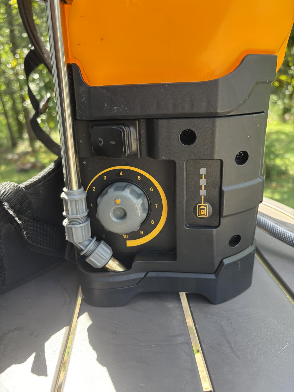 Dewalt 190681 20V MAX 4 gal. Lithium-ion Cordless Backpack Sprayer Kit (2 Ah) customer photo 2