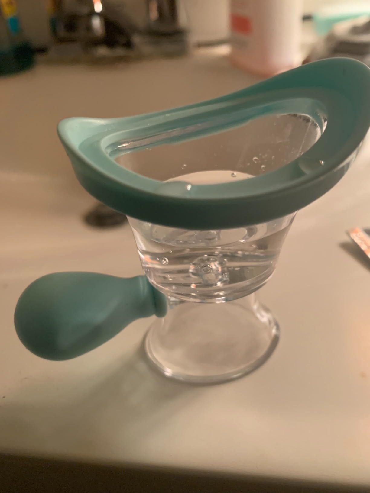 Eye Wash Cup,Eye Wash Cleaner Kit Silicon Manual Air Pressure Eye Cleaning Cup Tool Effective Eye Rinse Clean Dust Makeup Irritants,Transparent with Storage Container Eye Cup Soothing Tired Eyes(Blue) customer photo 1