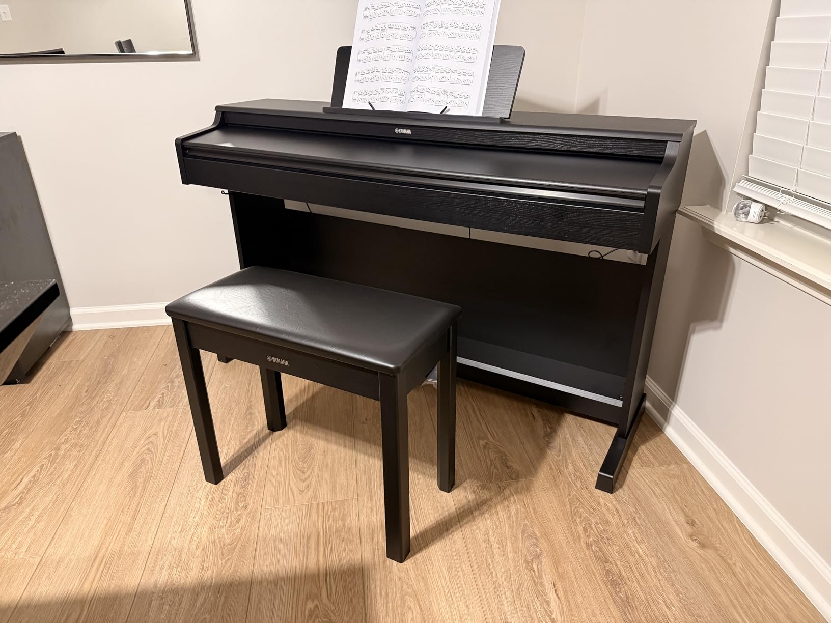 Yamaha Arius YDP165R Series 88-Key Digital Piano with Weighted Graded Hammer 3 Action, Dark Rosewood customer photo 1