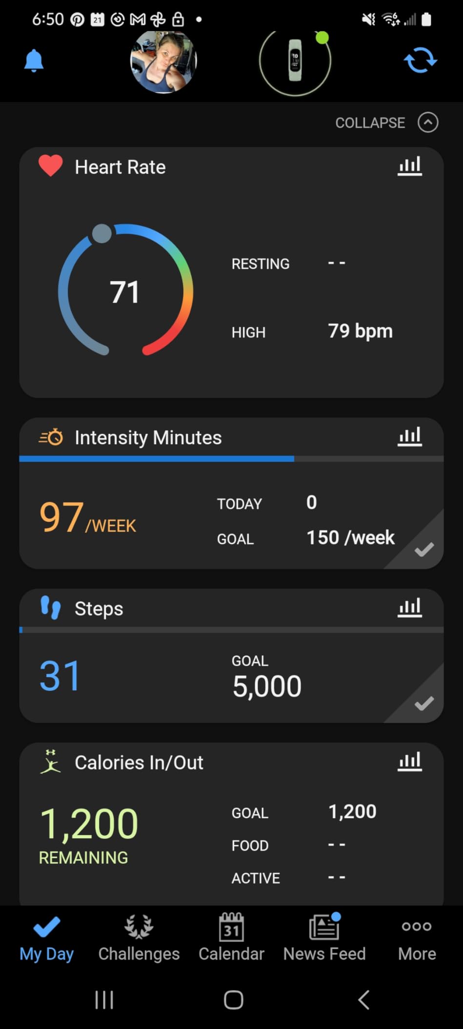 Garmin vivosmart 5, Fitness Tracker, Long-Lasting Battery, Simple Design, Black Large customer photo 2