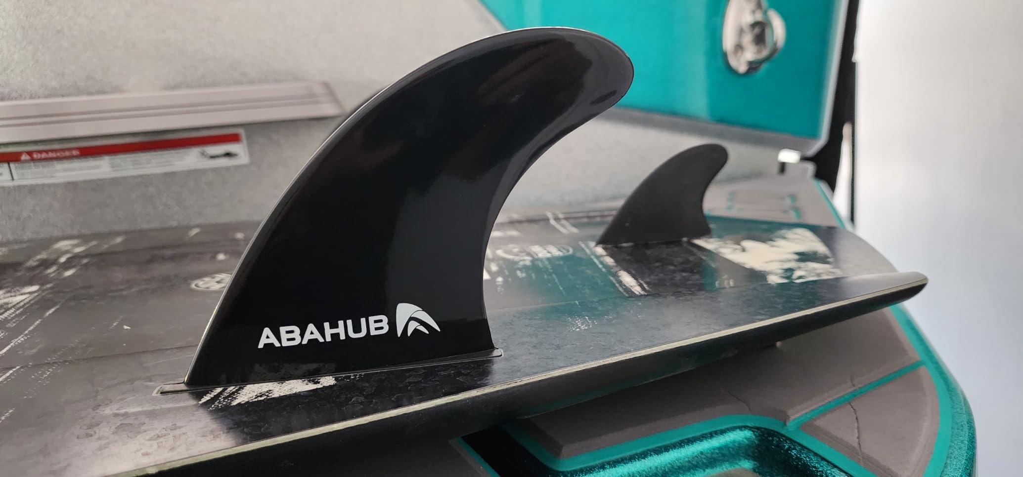 Abahub Surfboard Thruster Fins Set, Compatible with Future Style Fin Box, Fiberglass Reinforced High Performance 3 Fins for Surf Boards, Surfing Longboard, Shortboard, Black/Blue/White customer photo 2