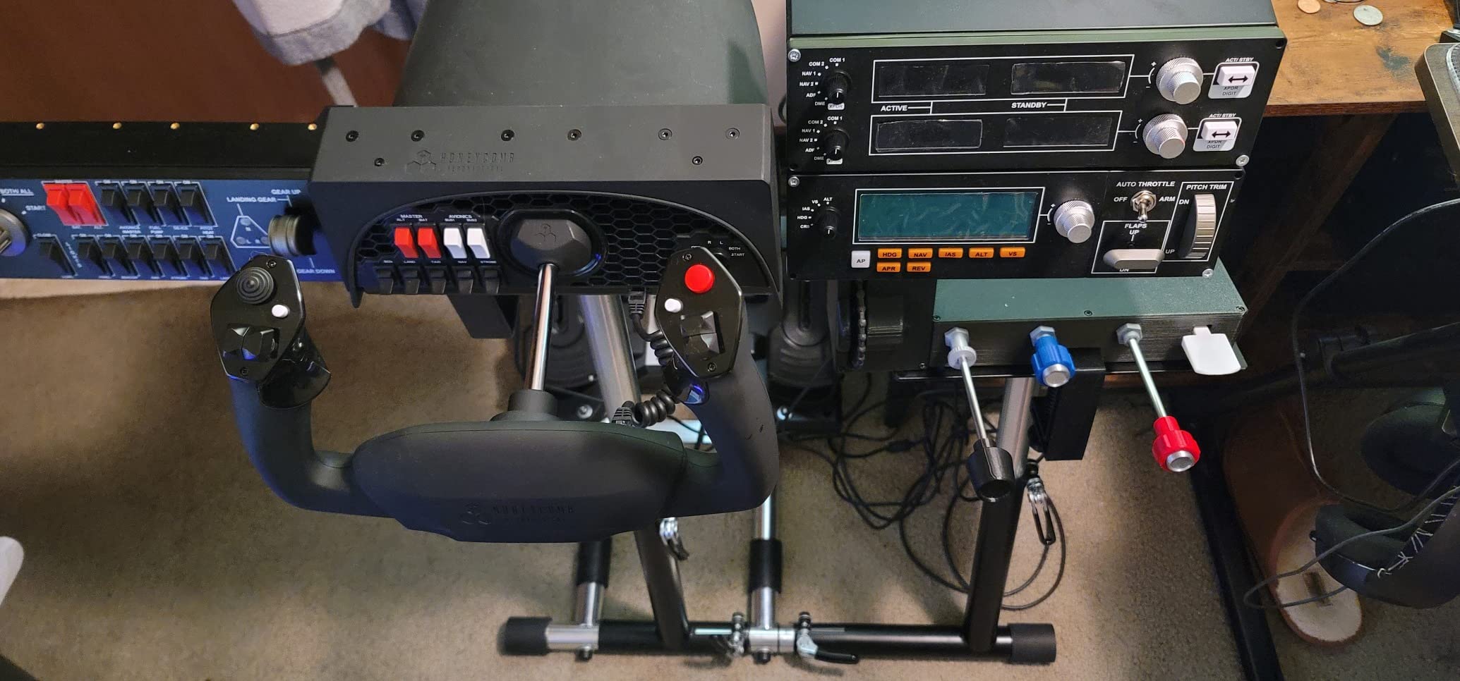 Honeycomb Aeronautical Alpha Flight Controls Yoke with Throttle Quadrant and USB 3.0 Hub Bundle (add pedals) customer photo 1