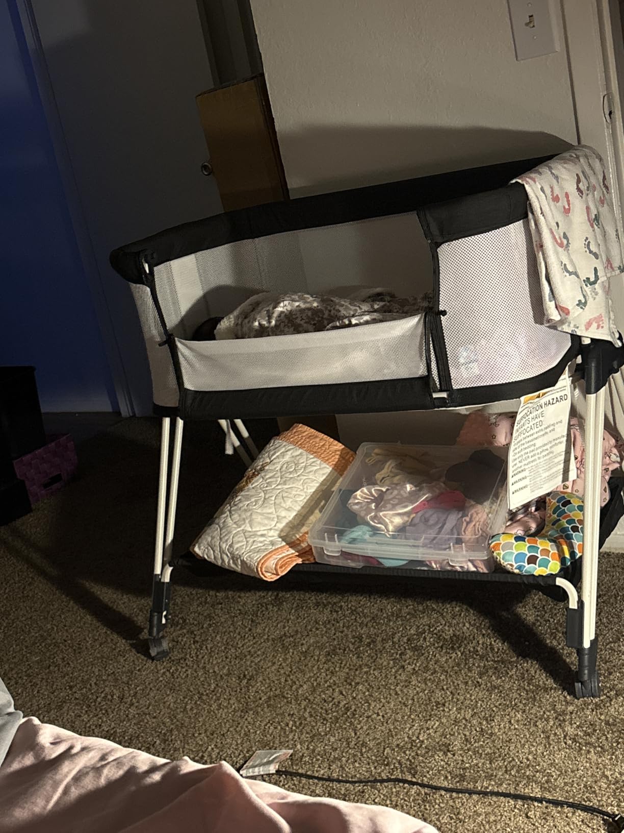 Fodoss Baby Bassinet Bedside Sleeper with Wheels and Storage Tray, 4-Sided Mesh Bedside Bassinet for Infant/Newborn, 7 Height Adjustable Easy Folding Bedside Crib customer photo 1