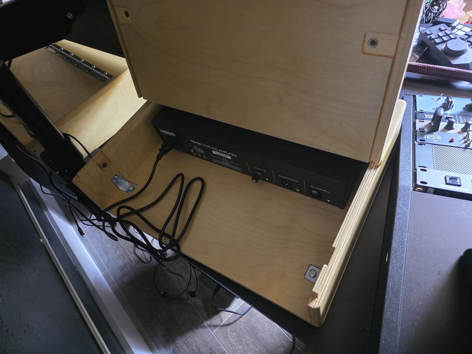 Sound Town DIY 2U Studio Rack with Solid Baltic Birch Plywood, Weathered Brown for Recording Room, Home Studio (SDRK-Y2B) customer photo 2