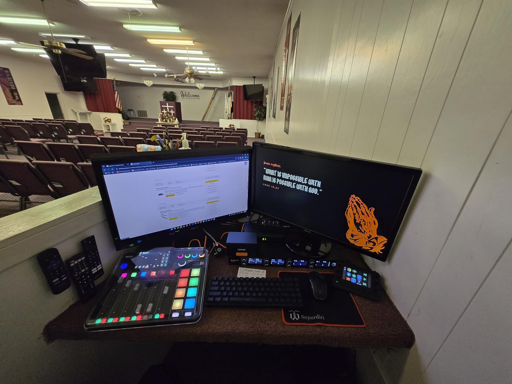 Rode RODECaster Pro II All-in-One Production Solution for Podcasting, Streaming, Music Production and Content Creation customer photo 2