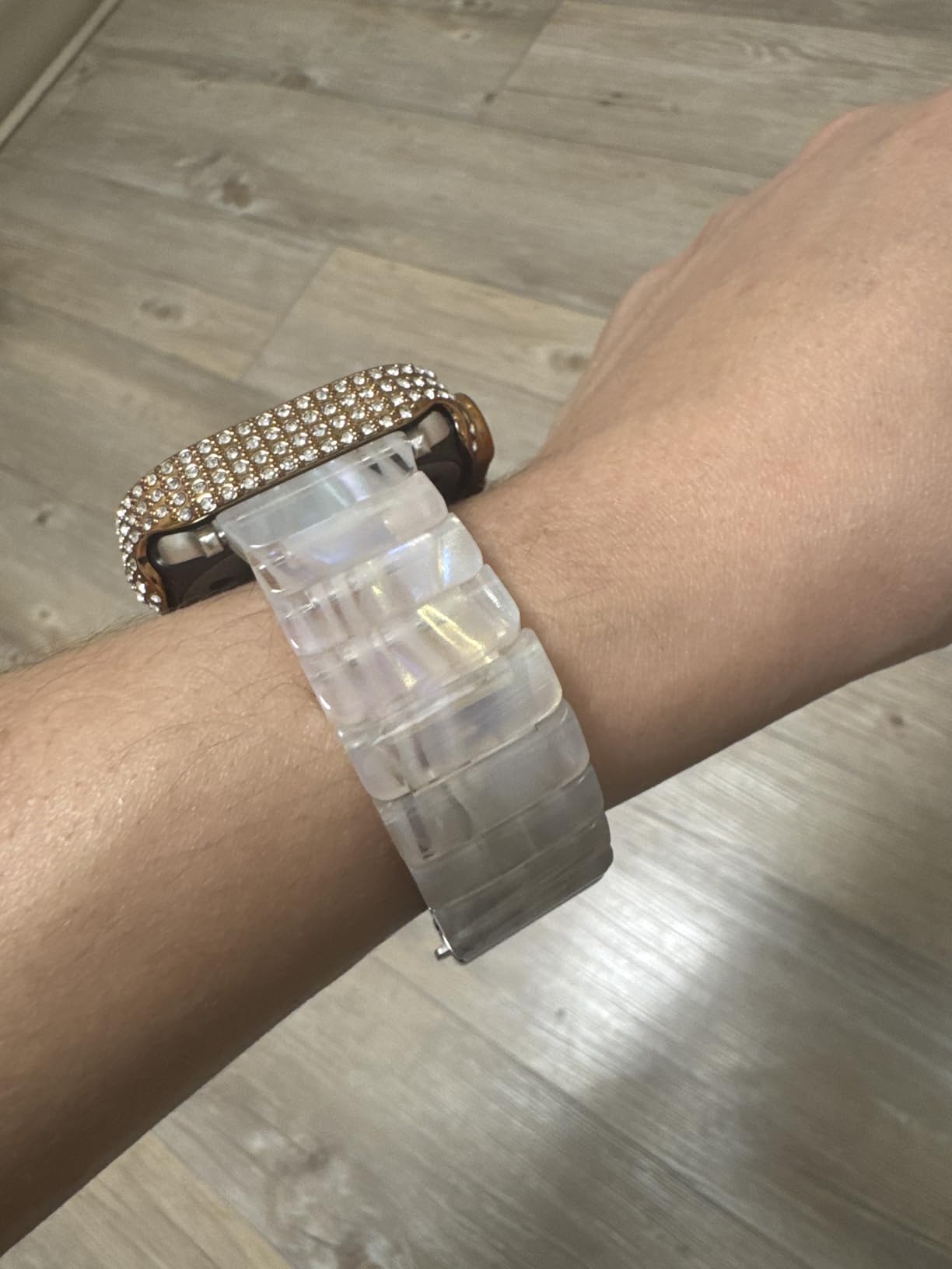 V-MORO Resin Band Compatible with Apple Watch Series 7/8/9/10/11 41/40/38/42mm, Women Fashion Strap for iWatch Series 6/5/4/3/2/1/SE, Lightweight Bracelet Wristband Replacement, Ivory White-Rose Gold customer photo 2