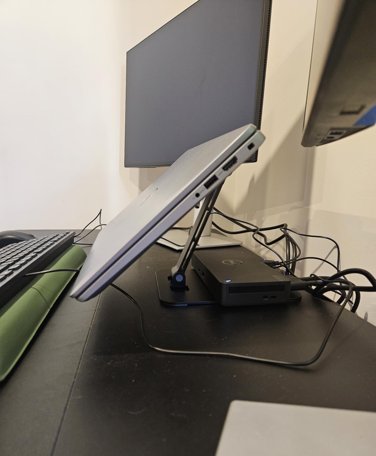 RIWUCT Aluminum Alloy Laptop Stand for Desk, Foldable Laptop Riser Holder | Height Adjustable, Ergonomic Portable Computer Stand for Laptop, Compatible with MacBook Pro Air/HP/Dell 10-16