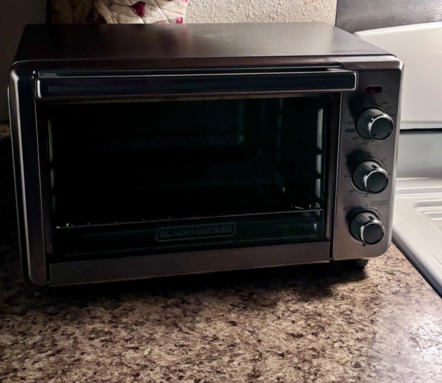 BLACK+DECKER Crisp 'N Bake Air Fryer Countertop Convection Toaster Oven, Large Capacity, 6-Slice, 5-in-1, Fits 12 Pizza, 60-Min Timer, Bake, Broil, Air Fry, Toast, Keep Warm, Stainless Steel customer photo 1