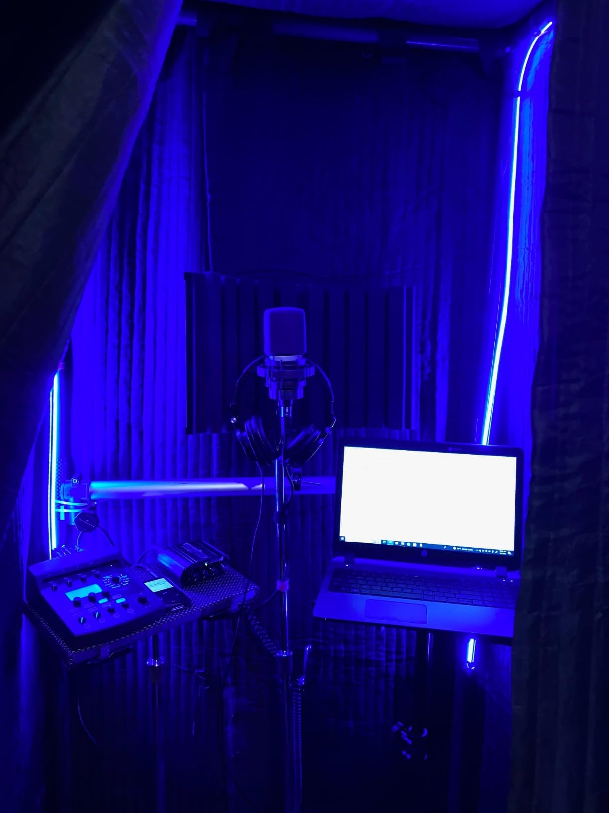 Portable Vocal Booth for Recording, Portable Recording Booth for Home Studio, Acoustic Treatment to Reduce Echo, Sound Isolation Booth, 5-Min Assembly w/Travel Bag, Lights, Phone Holder customer photo 1