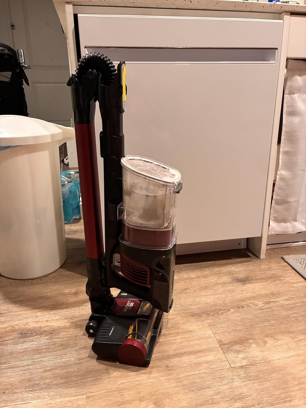 Shark IZ562H Cordless Pro Vacuum with Clean Sense IQ and Odor Neutralizer, PowerFins Plus Brushroll, Includes Duster Crevice Tool, Up to 40 Minute Runtime customer photo 2