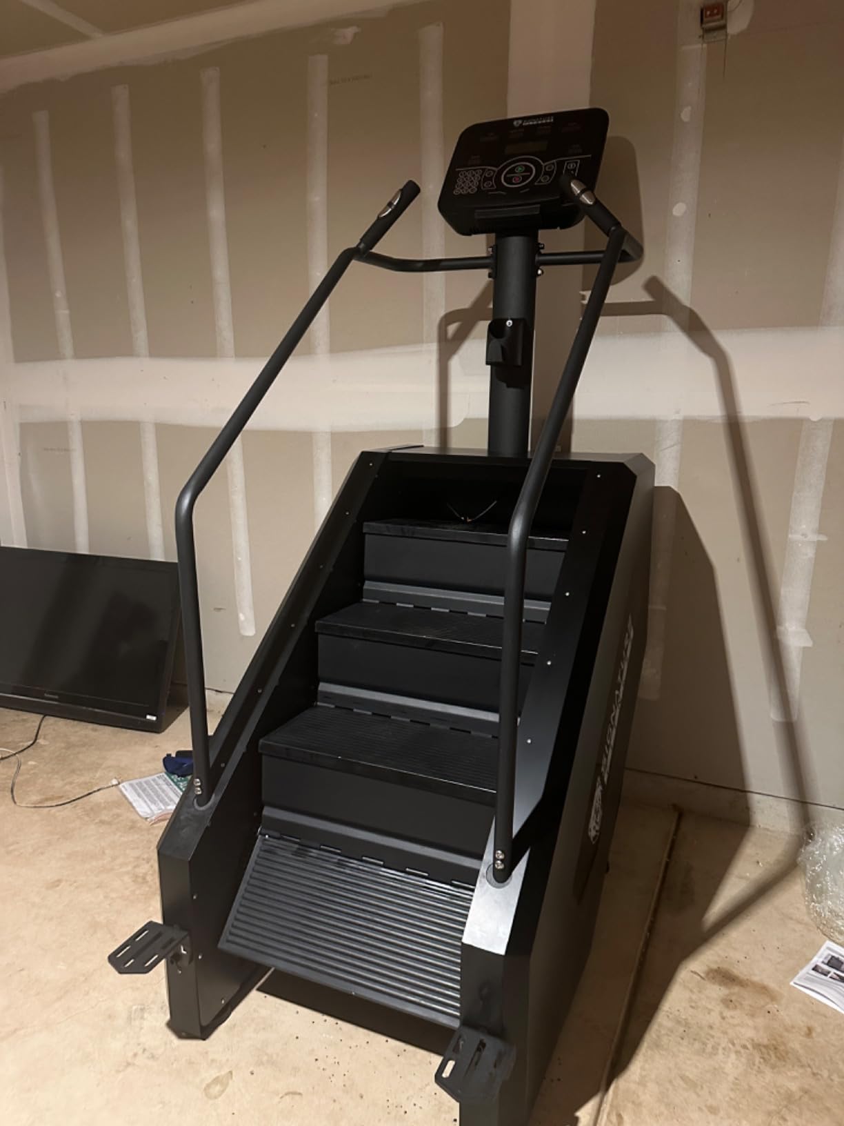 Signature Fitness Continuous Climber Commercial Grade Stair Stepping Machine for Cardio and Lower Body Workouts customer photo 2