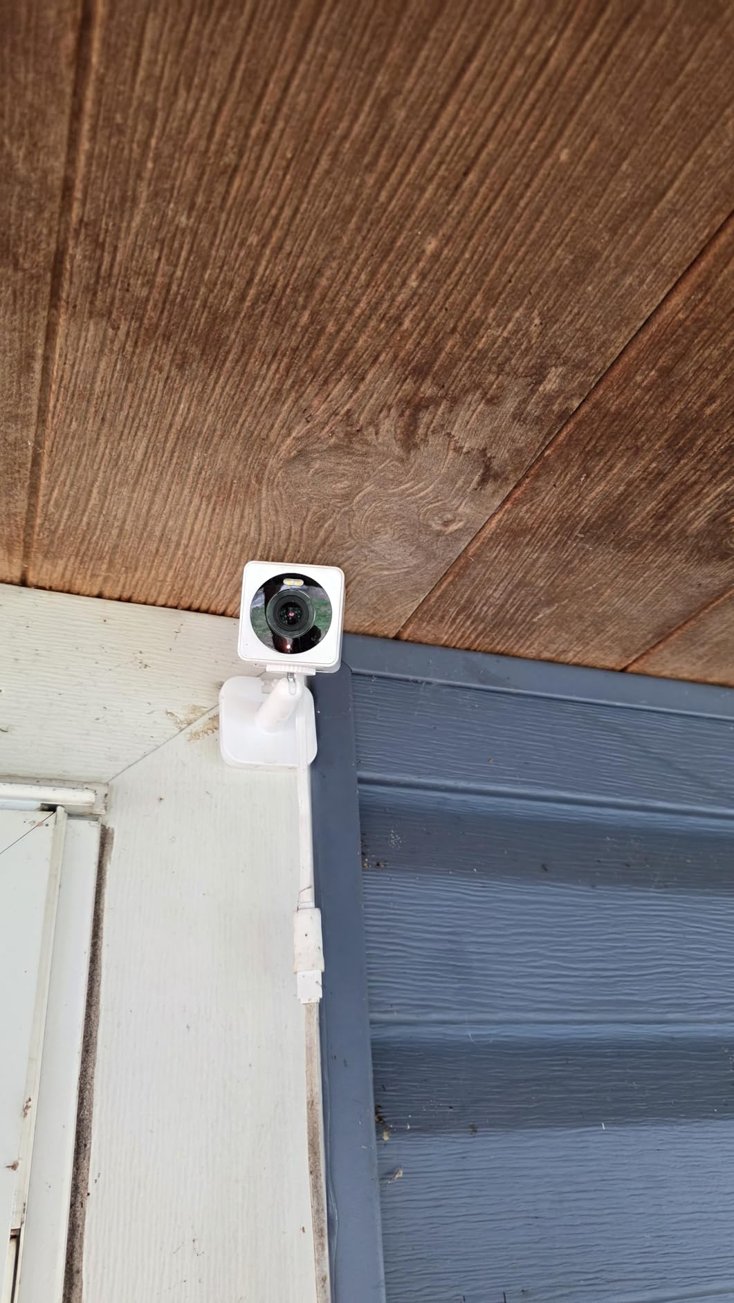 Wyze Cam OG Indoor/Outdoor 1080p Wi-Fi Smart Home Security Camera with Color Night Vision, Built-in Spotlight, Motion Detection, 2-Way Audio, Compatible with Alexa & Google customer photo 1