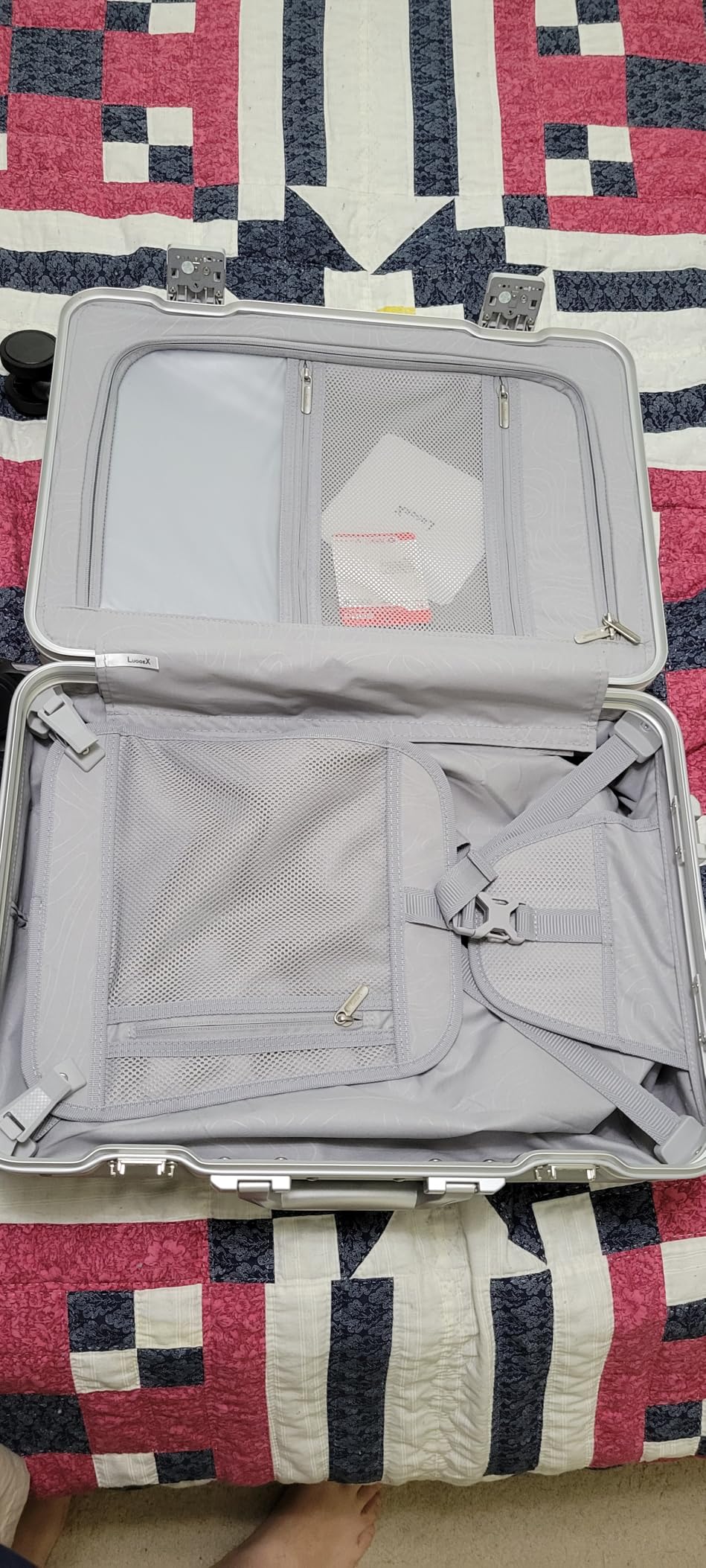 LUGGEX Carry On Luggage with Spinner Wheels, 8010S Aluminum Frame Zipperless Polycarbonate Hard Shell Suitcase (ZX-Core, Charcoal Metallic, 20 Inch) customer photo 2