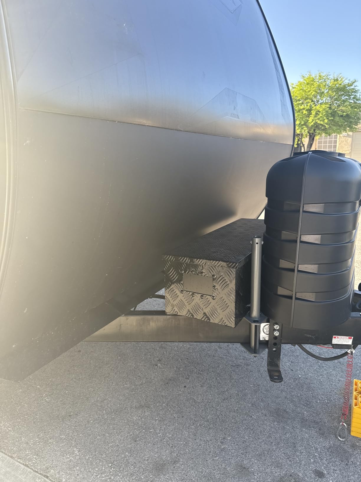 39 Inch Aluminum Heavy Duty Truck Bed Tool Box Truck Car Outdoor Trailer Pickup Toolbox, RV Storage Organizer Trailer Storage Tool Box w/Lock & Keys, 5 Bar Tread, Black (39