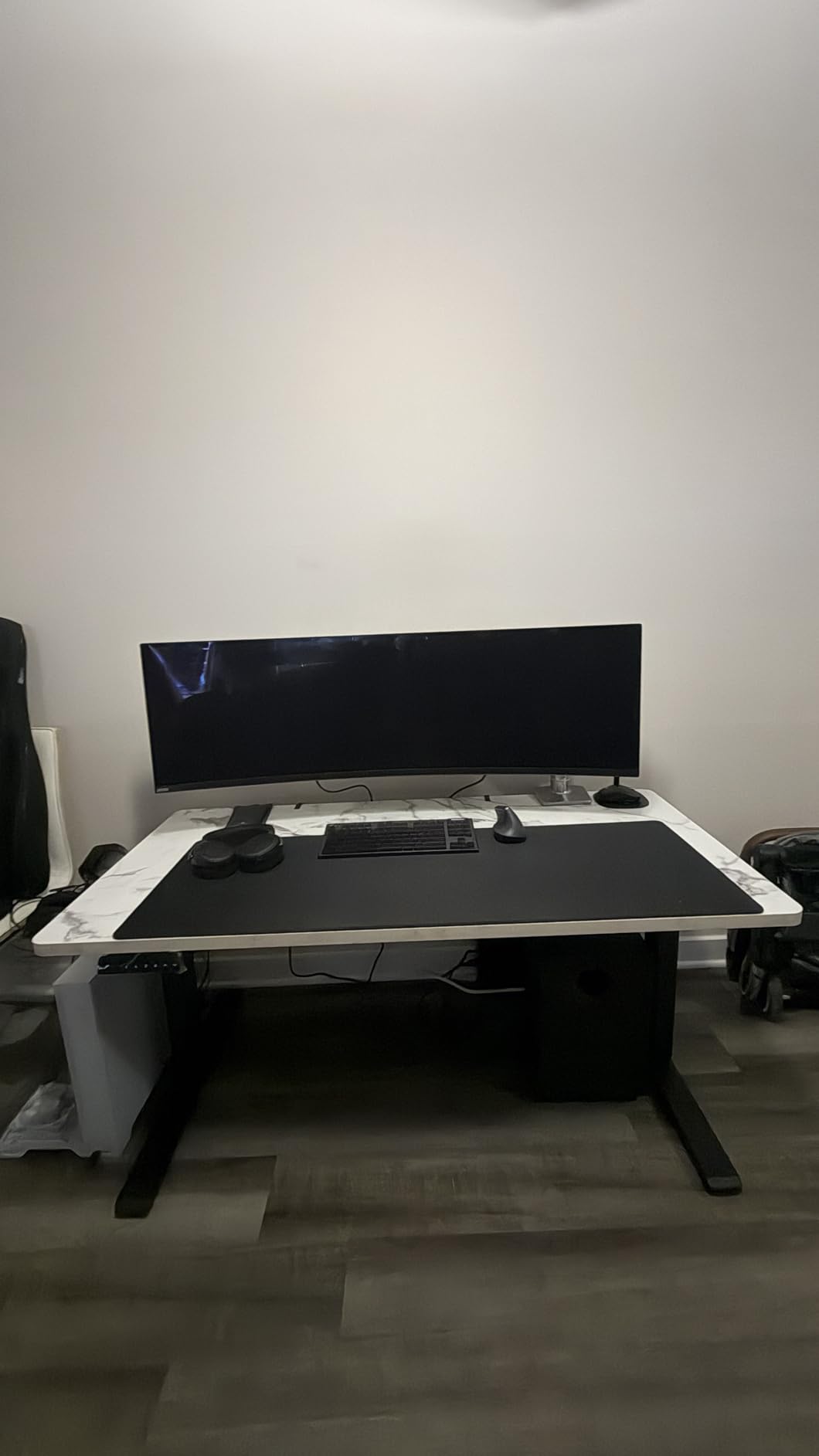 FLEXISPOT E6 3-Stage Dual Motor Electric Standing Desk 55 x 28 Sit Stand Up Desk, Holds 220 lbs, Adjustable Height w/ Memory Presets, One-Piece White Desktop & White Frame, Ships in 2 Boxes customer photo 2