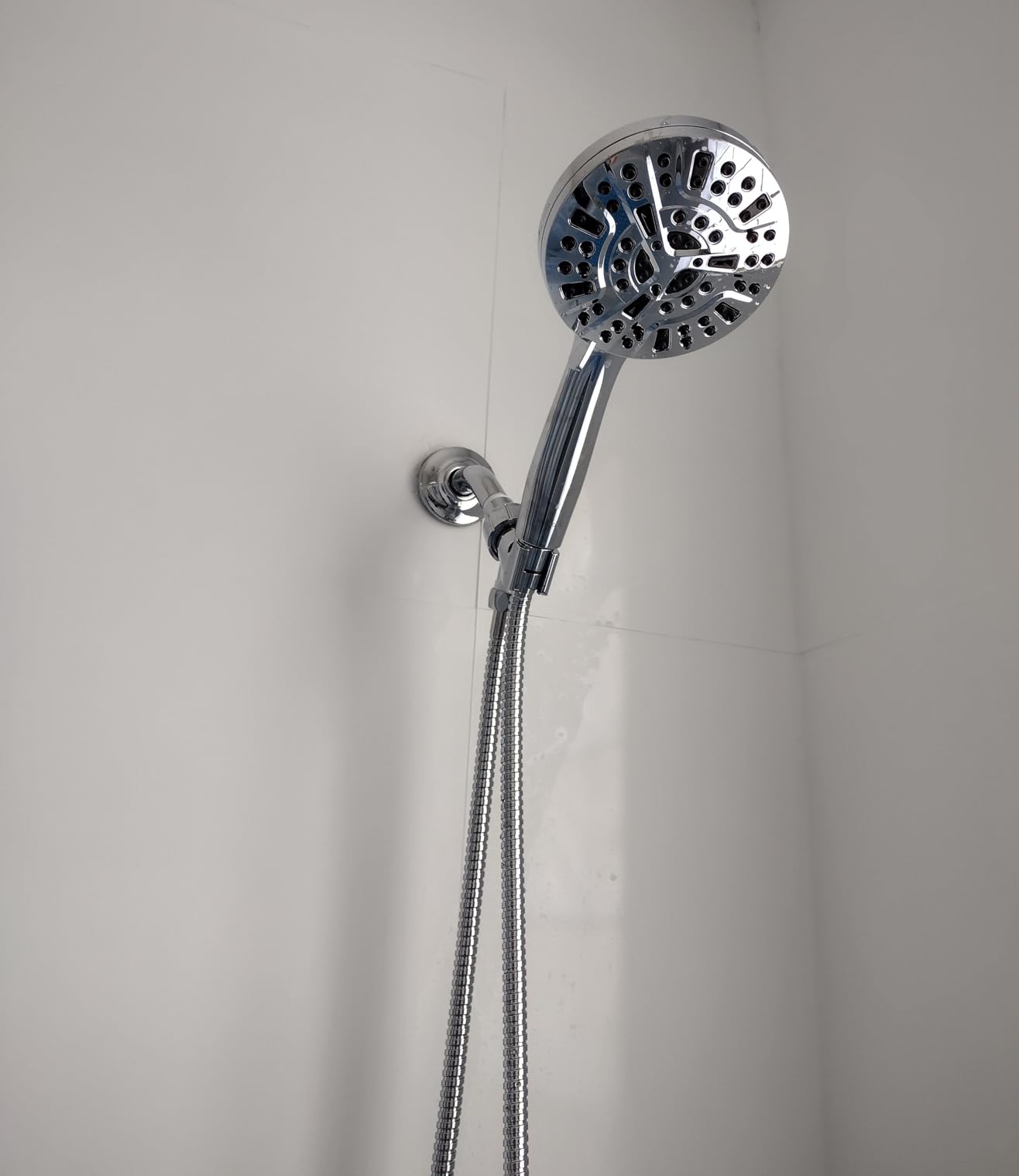 BESAQUO Shower Head, 10 Functions High Pressure Handheld, Built-in Pause Mode & Power Wash, Non-Clogging Nozzles, Leakproof 6ft Hose & Adjustable Bracket customer photo 2