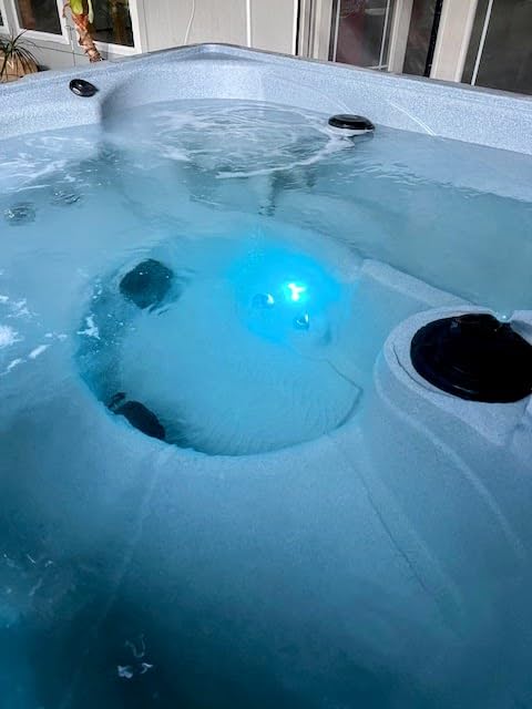 Bio Ouster 3in1 Weekly Hot Tub Cleaner, Conditioner, Clarifier - Hot Tub Chemicals for Standard & Inflatable Spas - Spa Chemicals for Crystal Clear & Sparkling Clean Water - Made in USA (4 Week Kit) customer photo 1