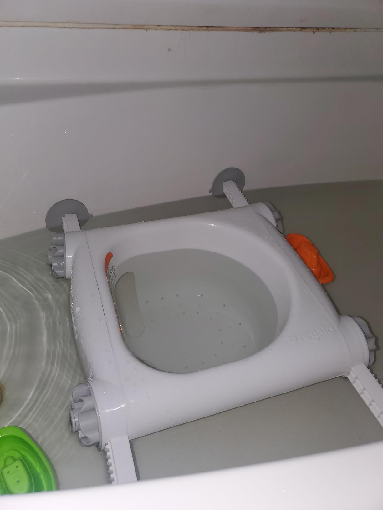 Regalo Baby Basics Bath Seat, Award Winning Brand, Provides Support and Balance for Sit-Up Bathing, Includes Strong and Secure Suction Cup System, Drain Holes for Easy Clean Up, 0560 DS, White customer photo 2
