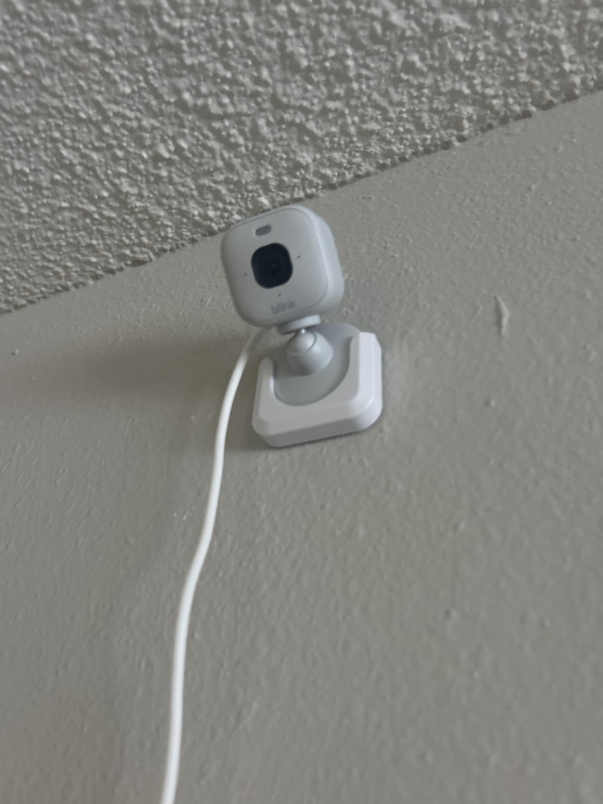Blink Mini Camera Adhesive Wall Mount Bracket, Strong Adhesive Durable Camera Mount Stand for Blink Mini Indoor Camera, No Drill, No Screws (for Blink Mini-White) customer photo 1