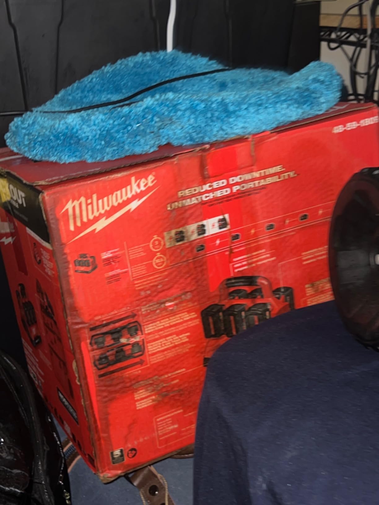 Milwaukee Electric M18 PACKOUT SIX Bay Rapid Charger customer photo 1