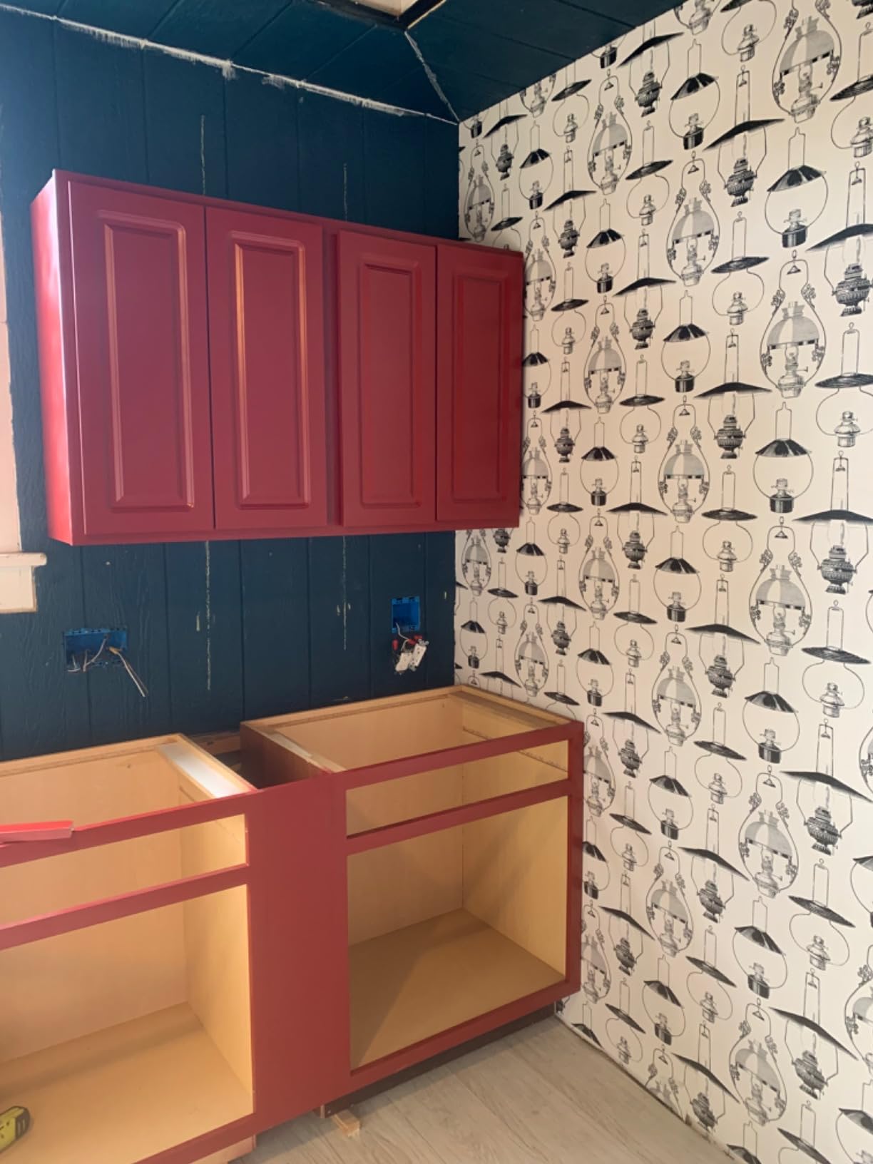 WRAPXPERT Wallpaper Smoothing Tools,Wallpaper Tool Kit with Squeegee Smoother,Seam Roller,Wallpaper Brush for Peel and Stick Hanging,Contact Paper,Vinyl Application,Wall Tile customer photo 2