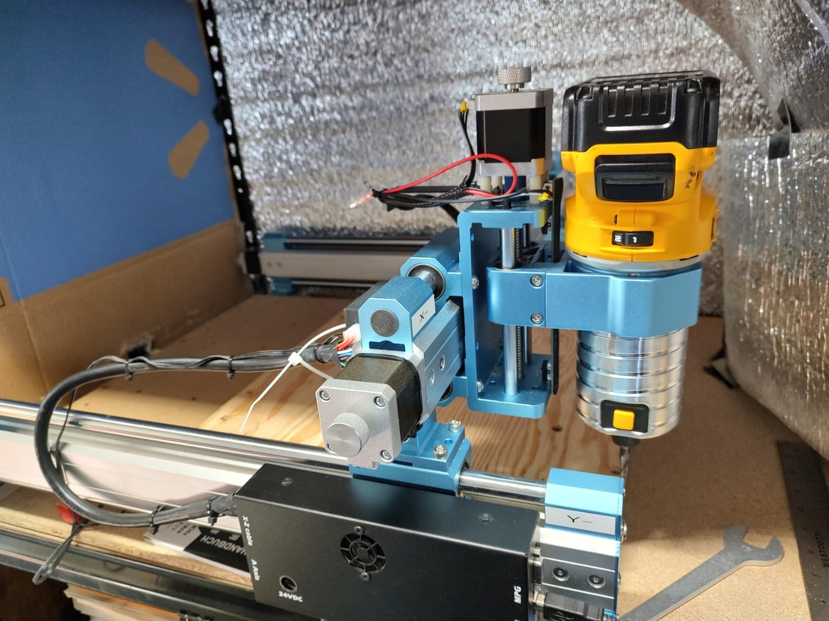 Genmitsu CNC Router Machine 4040-PRO for Metal Acrylic Cutting Milling, GRBL Control, Lead Screw Driven, 3 Axis Engraving, Working Area 15.7 x 15.7 x 3.1 customer photo 1