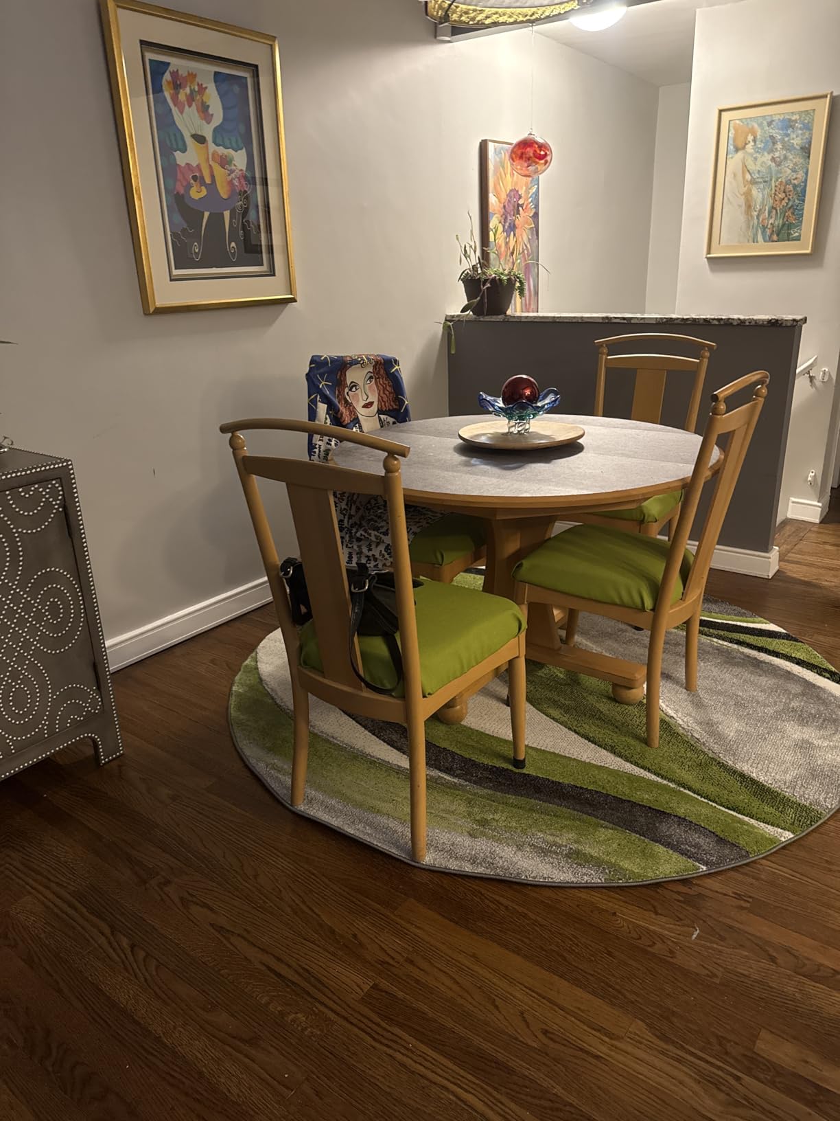 SAFAVIEH Area Rug 8x10 - Hollywood Collection - Large - Grey & Red, Mid-Century Modern Design, Non-Shedding & Easy Cleaning, Ideal for Living Room, Bedroom, Office, Dining Space (HLW766Q) customer photo 2
