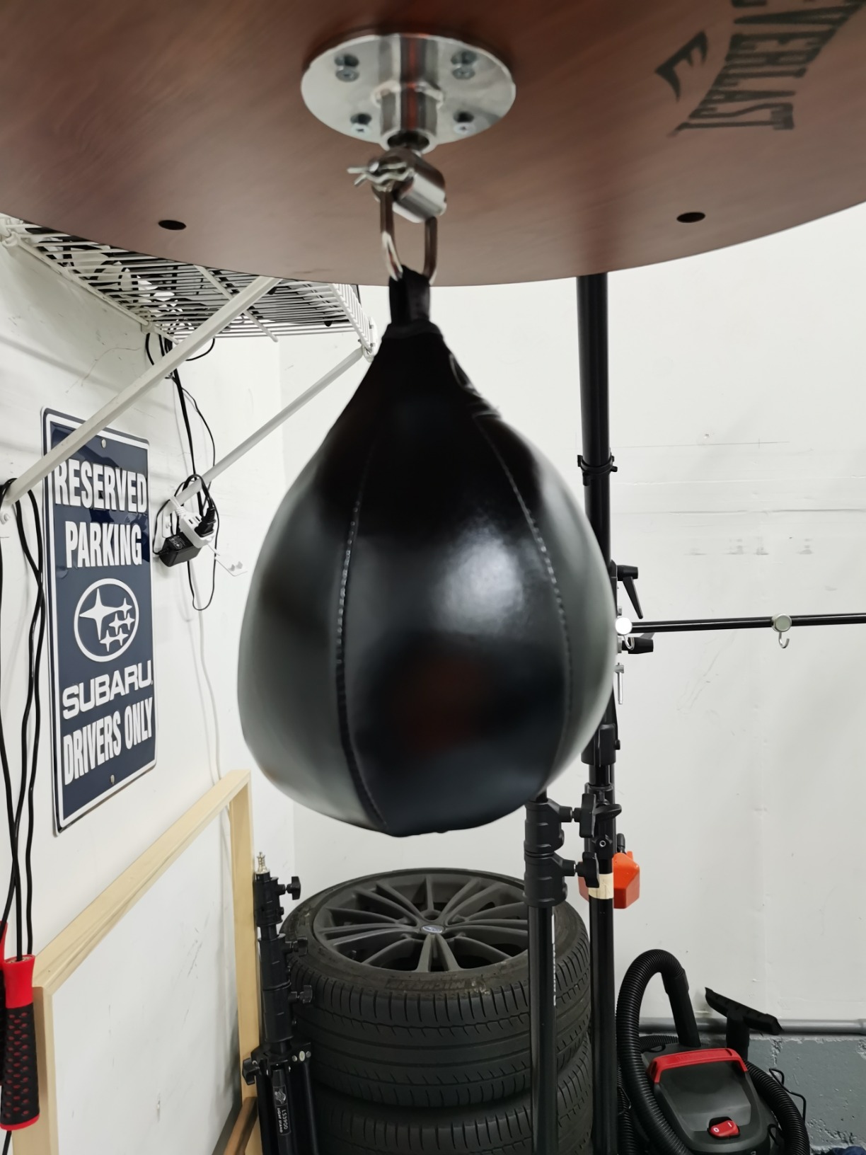 BOXERPOINT Speed Bag for Boxing - Durable PU Leather Punching Bag for Adults customer photo 1