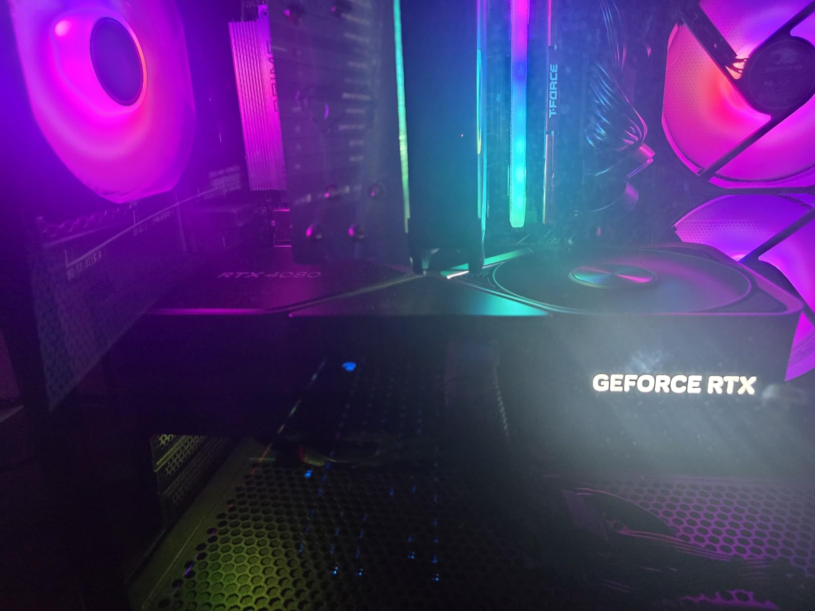 NVIDIA - GeForce RTX 4080 16GB GDDR6X Graphics Card (Founders Edition) customer photo 1