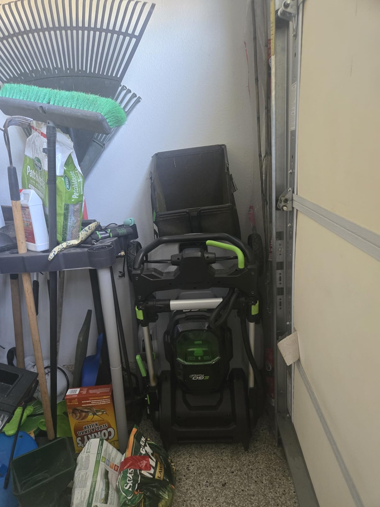 EGO POWER+ Pole Saw for Tree Trimming, Cordless Electric Pole Saw with Telescopic LED Cut Line Indicator, Battery and Charger Not Included - PS1000 customer photo 1