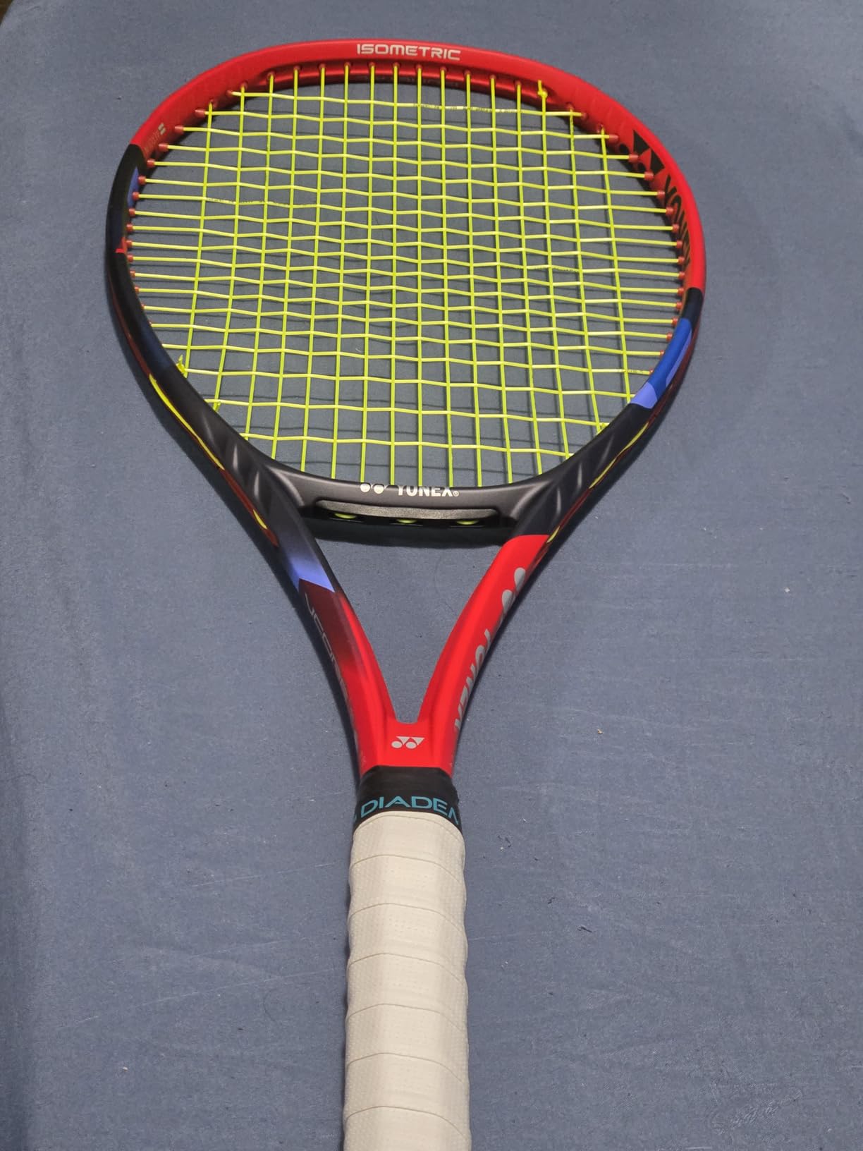 YONEX Unisex Vcore 98 Tennis Racquet | Lightweight Professional Arm-Friendly Graphite Racket for All-Around Tennis Players, Scarlet, Grip 4 customer photo 1