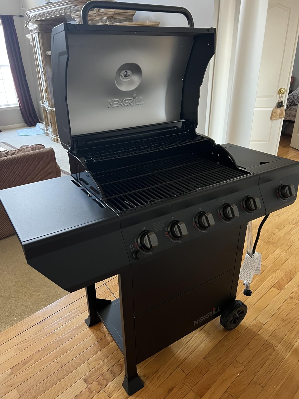 Nexgrill 3-Burner Propane Gas Grill with Side Tables, 27,000BTUs, Stainless Steel Lid, Spacious 429 SQ. In. Cooking Space, BBQ Grill for Outdoor Cooking, Patios, Parties, and More - 720-1012 customer photo 1