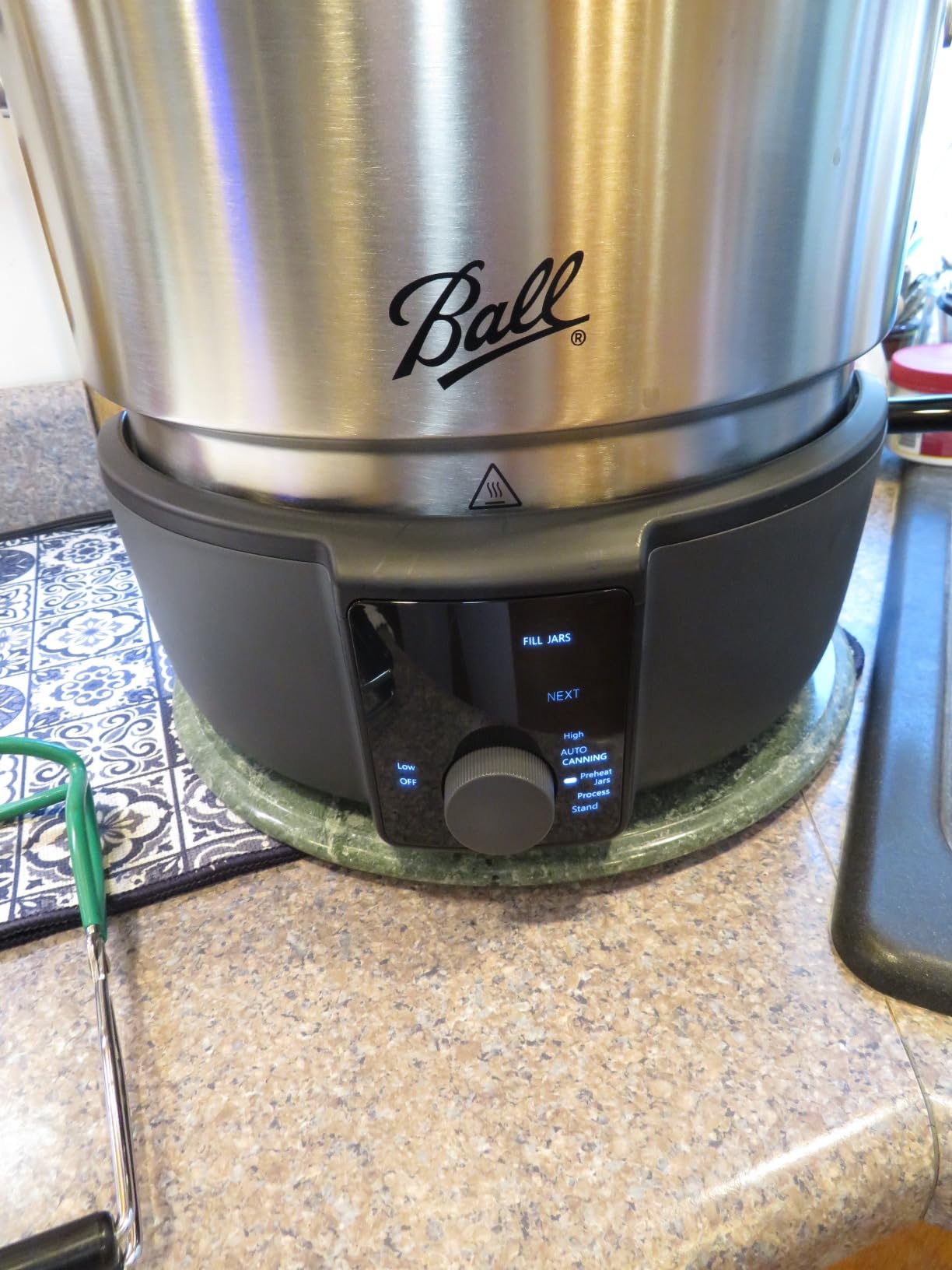 Ball EasyCanner Electric Water Bath Canner, 21-Quart Capacity, Automated Heating, Multicooker & Steamer Functionality customer photo 2