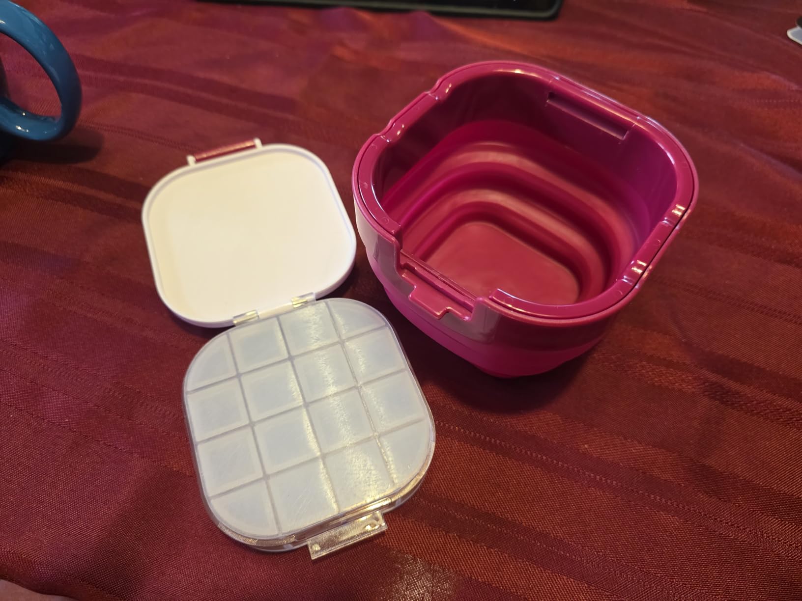 DUGATO Airtight Watercolor Palette Box (16-Well) with Lid & Collapsible Brush Basin - Portable Paint Saver for Acrylic, Gouache, Oil - Travel Art Supplies (Blue) customer photo 2